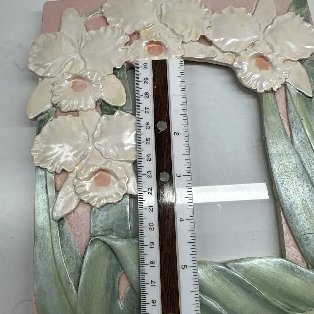 Vintage Daffodil Picture Frame Floral Sculptural Decorative Table Top